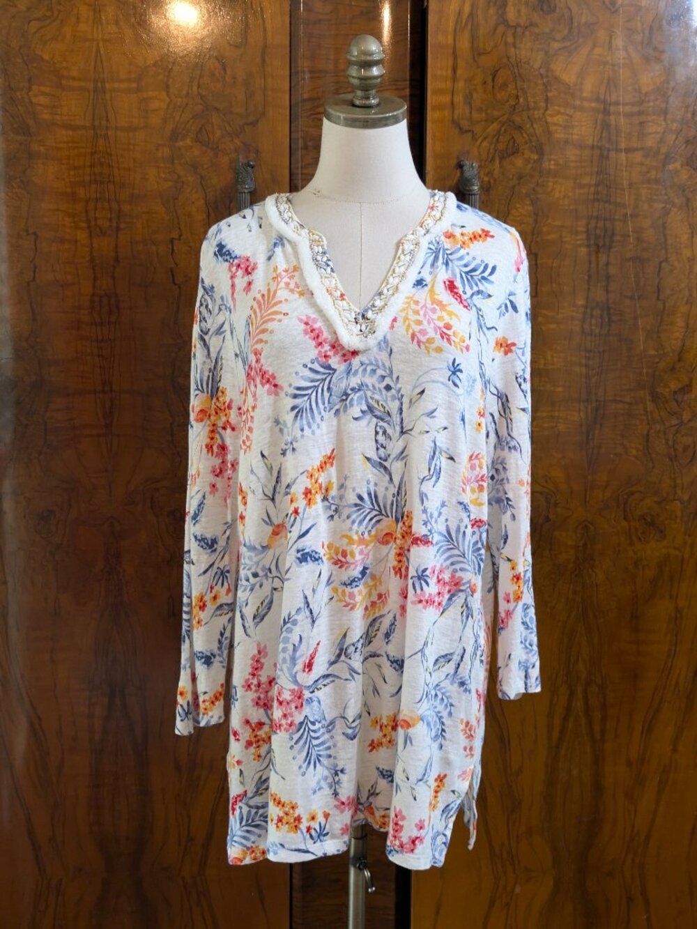 Chicos Linen Tunic Size XL 3 White Multicolor Beaded Fringe Split Neck Holiday